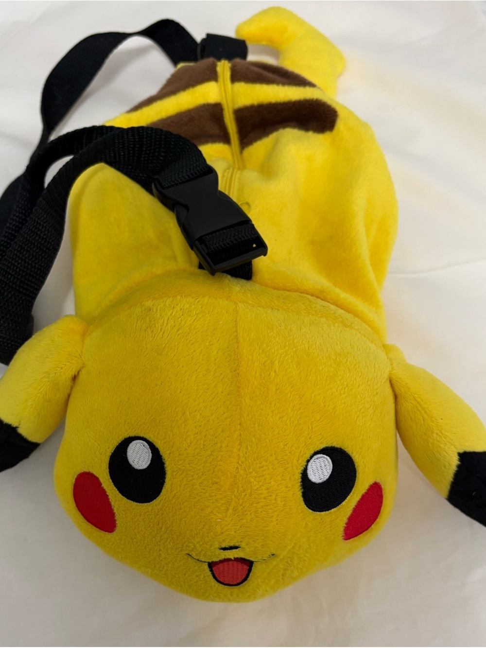 Share Pokémon 2010 Pikachu Shoulder Bag Plush Toy by BANPRESTO,17" Zipper on bag